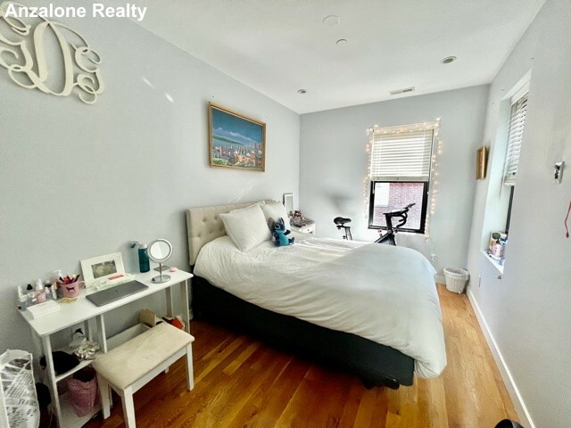 419 Hanover St, North End