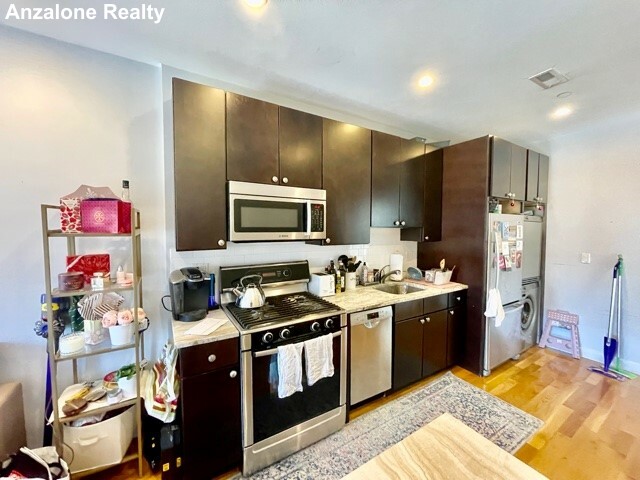 419 Hanover St, North End