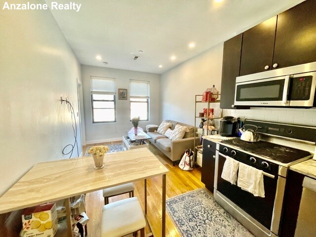 419 Hanover St, North End