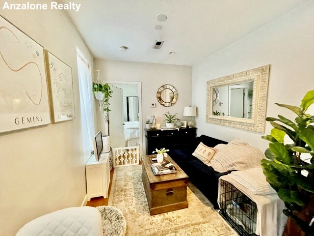 419 Hanover St, North End