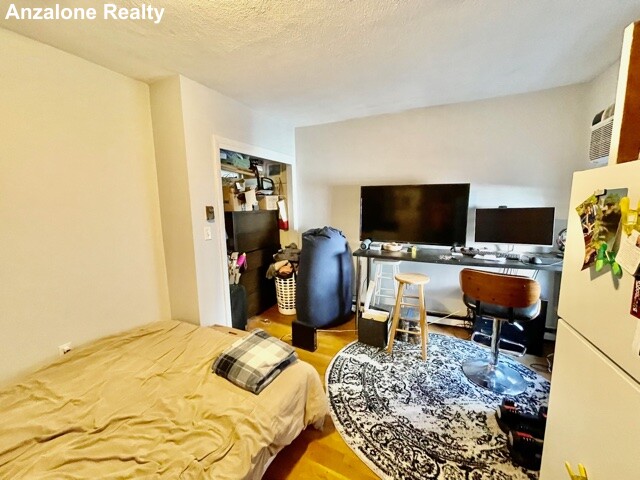 59 Salem St, North End