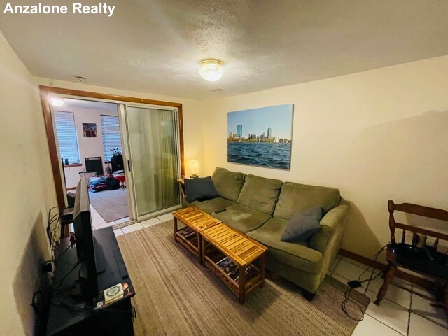 67 Salem St, North End