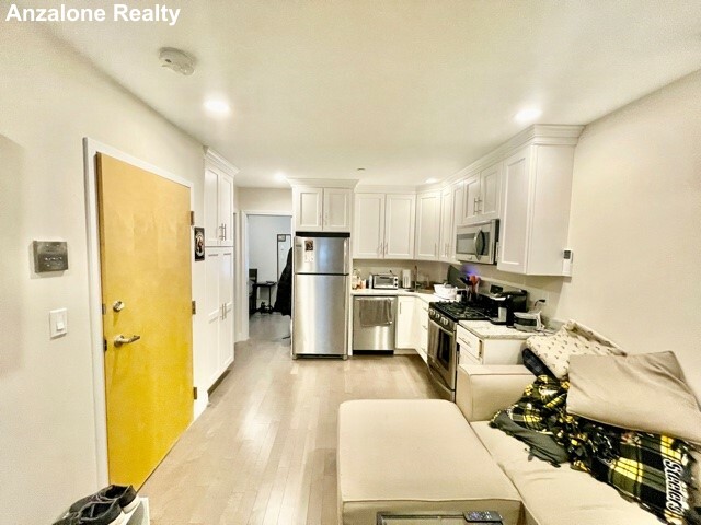 3 Stillman Pl, North End