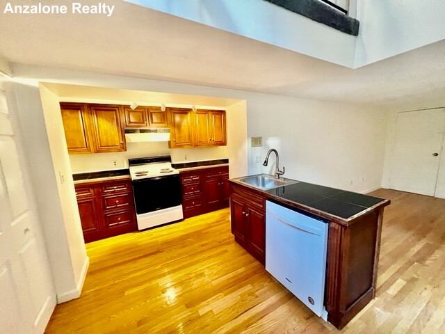 1 bed, 1 bath apartment for rent at 30 Battery St Unit 1B, North End — photo 19 of 23