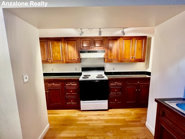 1 bed, 1 bath apartment for rent at 30 Battery St Unit 1B, North End — photo 22 of 23