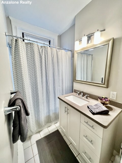 123 Richmond St, North End