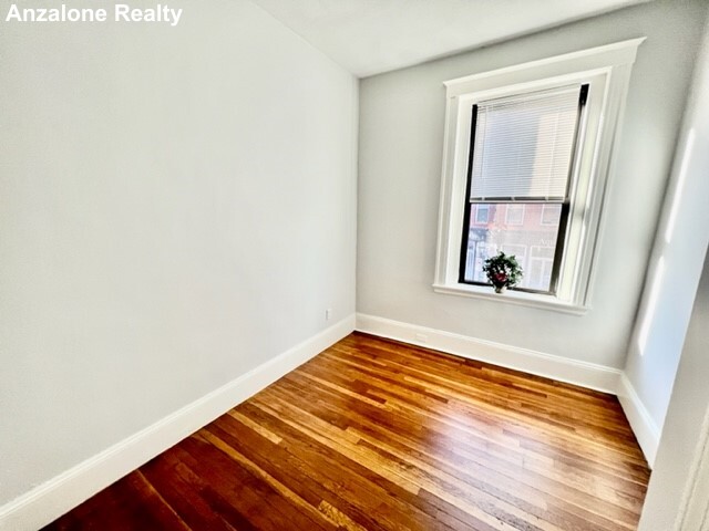 123 Richmond St, North End