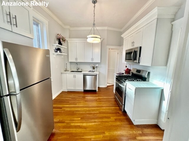 123 Richmond St, North End