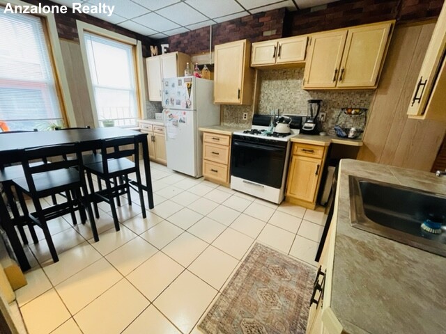 4 Baldwin Pl, North End