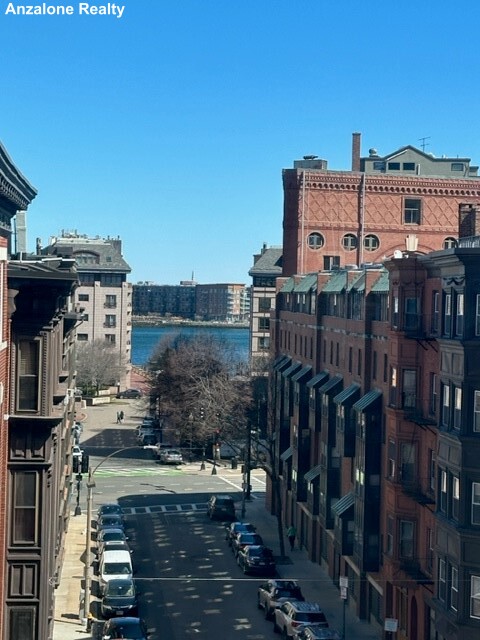 408 Hanover St, North End