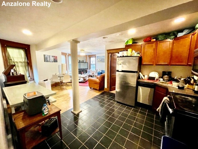 300 North St, North End