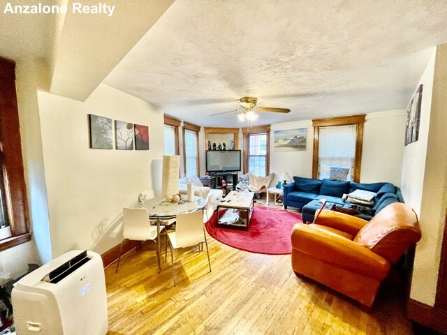 300 North St, North End