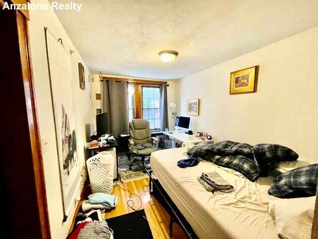 300 North St, North End