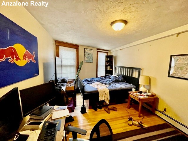 300 North St, North End