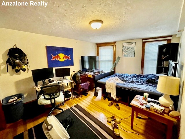 300 North St, North End