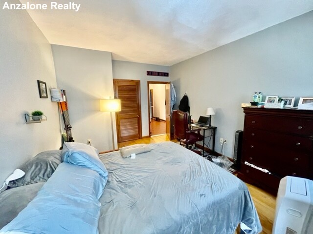 110 Salem St, North End