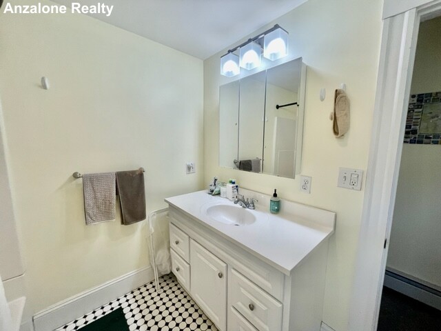 39 Illinois Ave, East Somerville