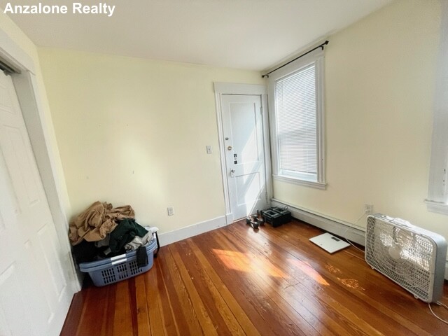 39 Illinois Ave, East Somerville