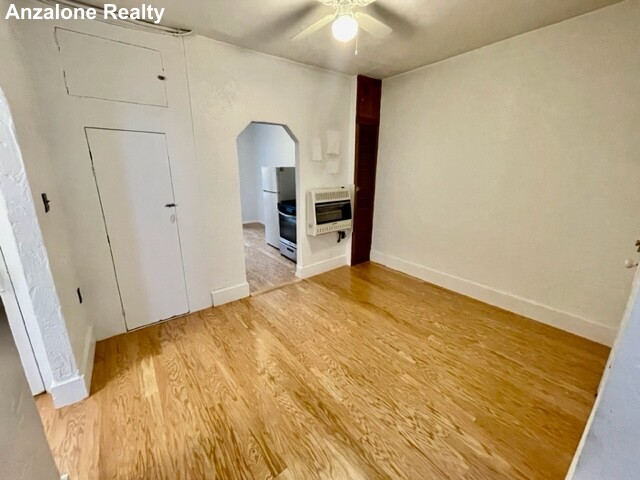 4 Garden Ct, North End