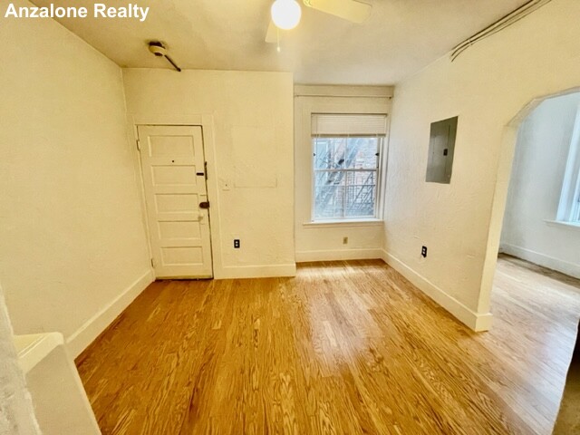 4 Garden Ct, North End