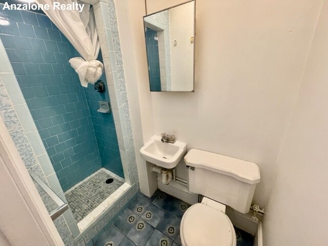 4 Garden Ct, North End