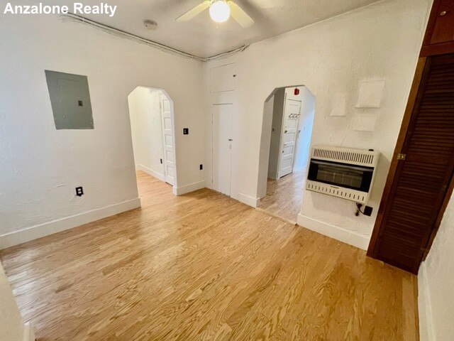 4 Garden Ct, North End