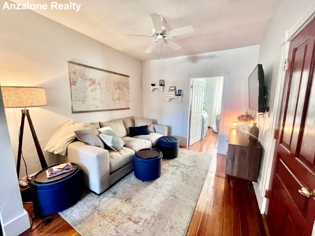 9 Thacher Ct, North End