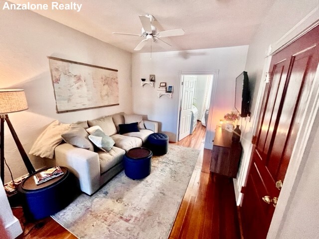 9 Thacher Ct, North End