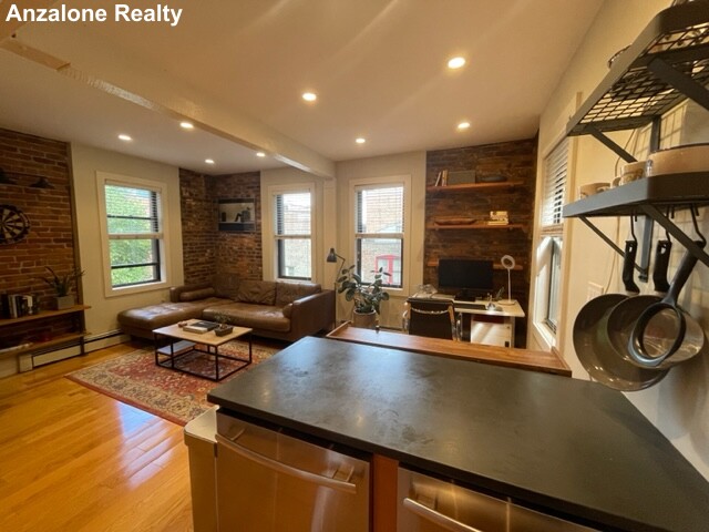 57 Charter St, North End