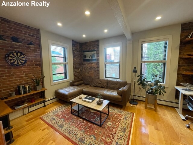 57 Charter St, North End