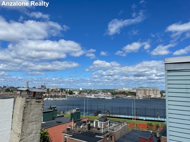 57 Charter St, North End