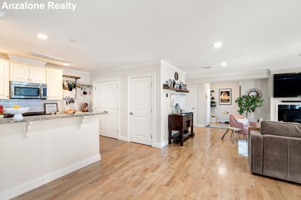 463 Rutherford Ave, Charlestown