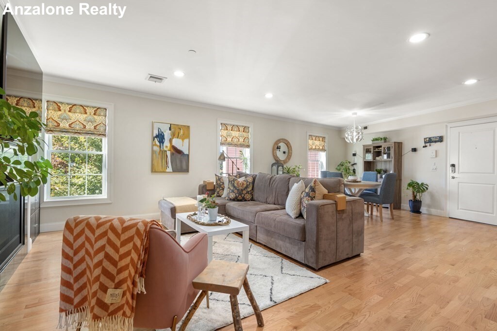 463 Rutherford Ave, Charlestown