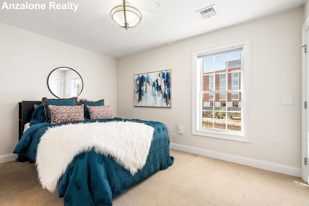 463 Rutherford Ave, Charlestown