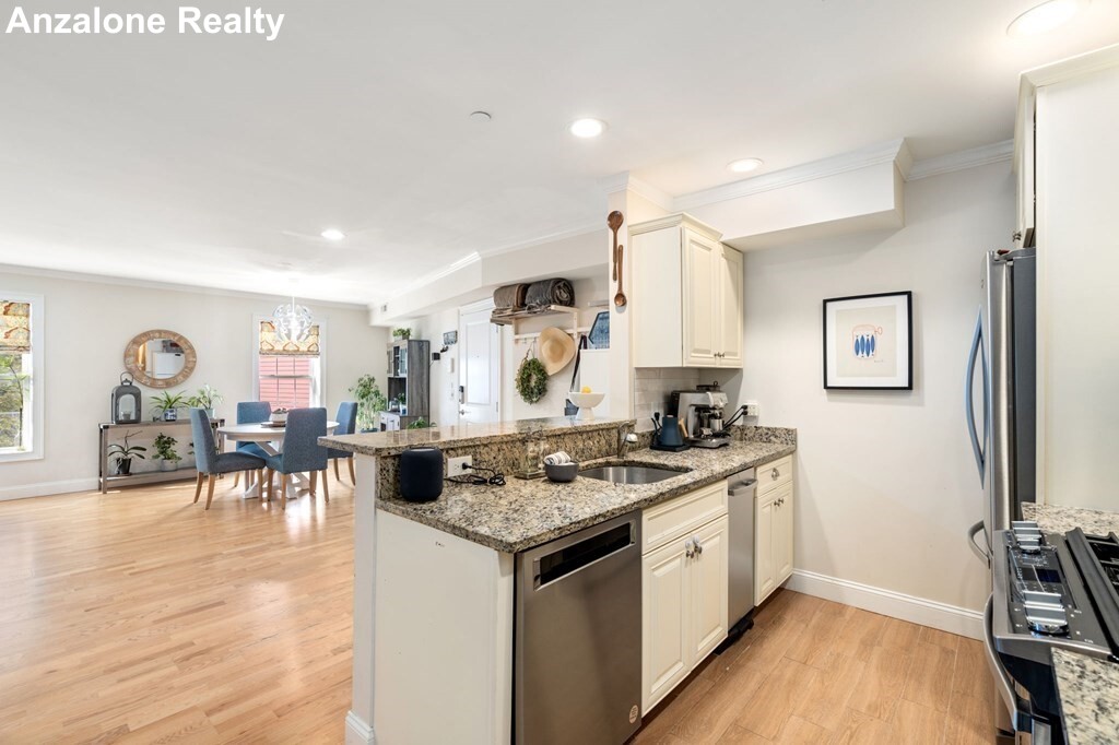 463 Rutherford Ave, Charlestown