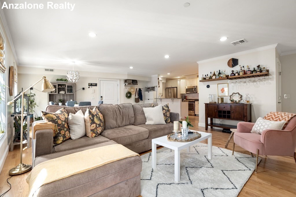 463 Rutherford Ave, Charlestown