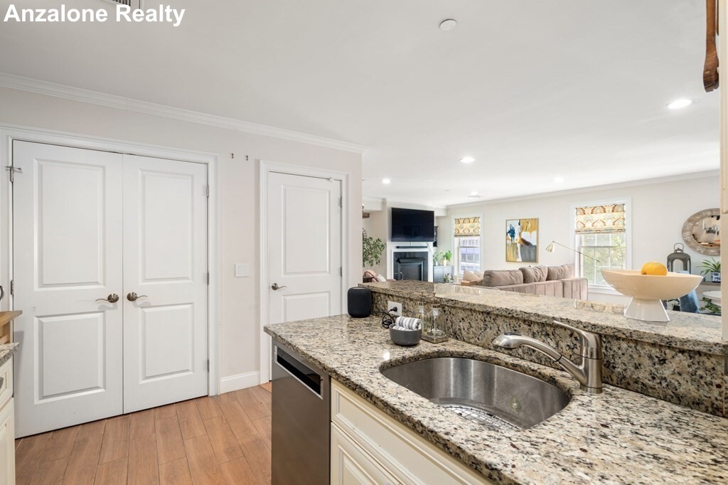 463 Rutherford Ave, Charlestown