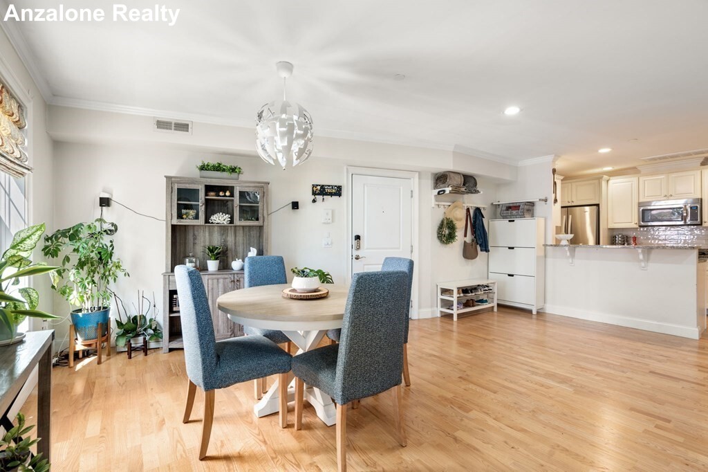 463 Rutherford Ave, Charlestown