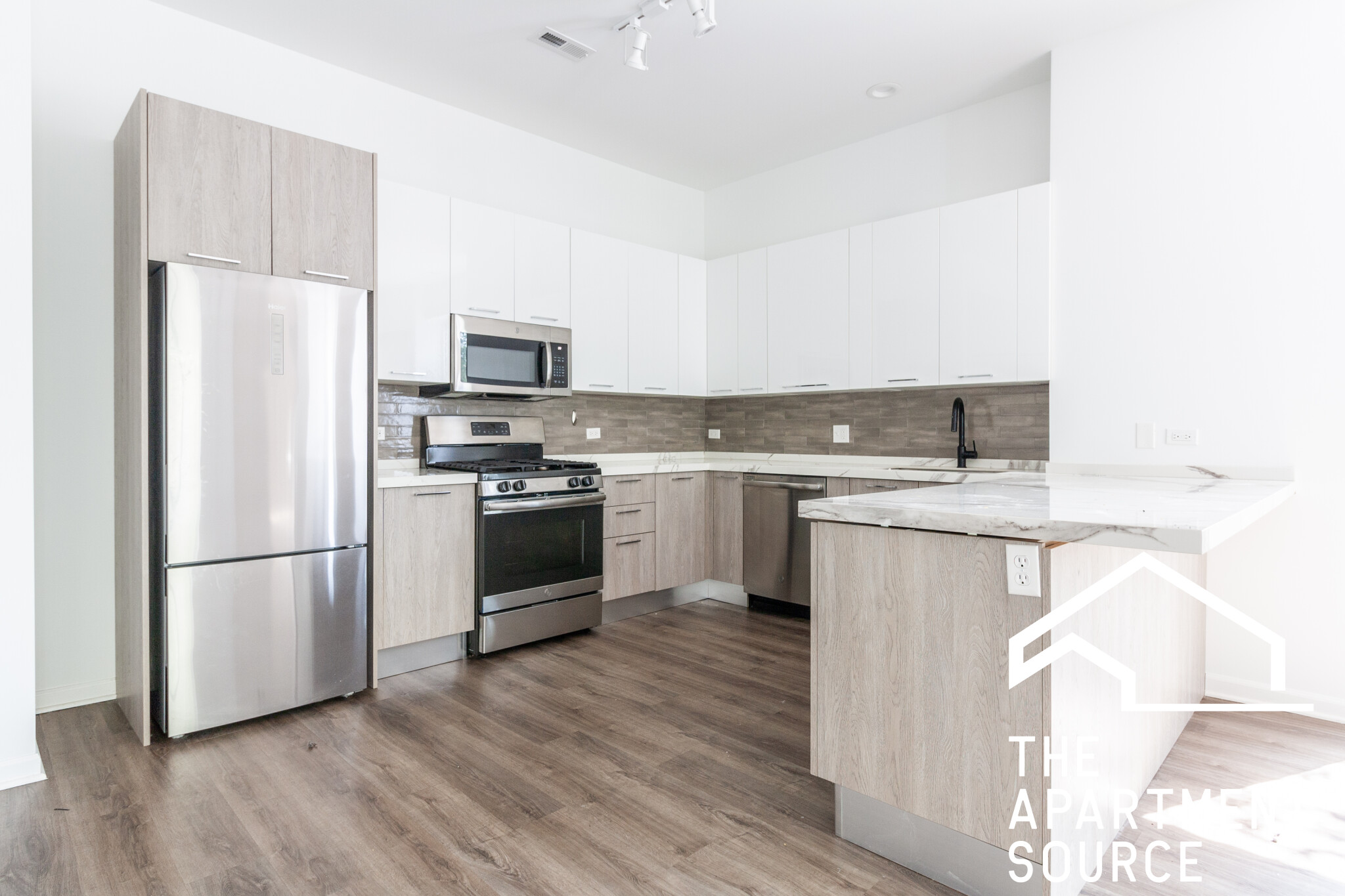 2550 South Wabash Ave., Chicago, IL - 3,666 USD/ month