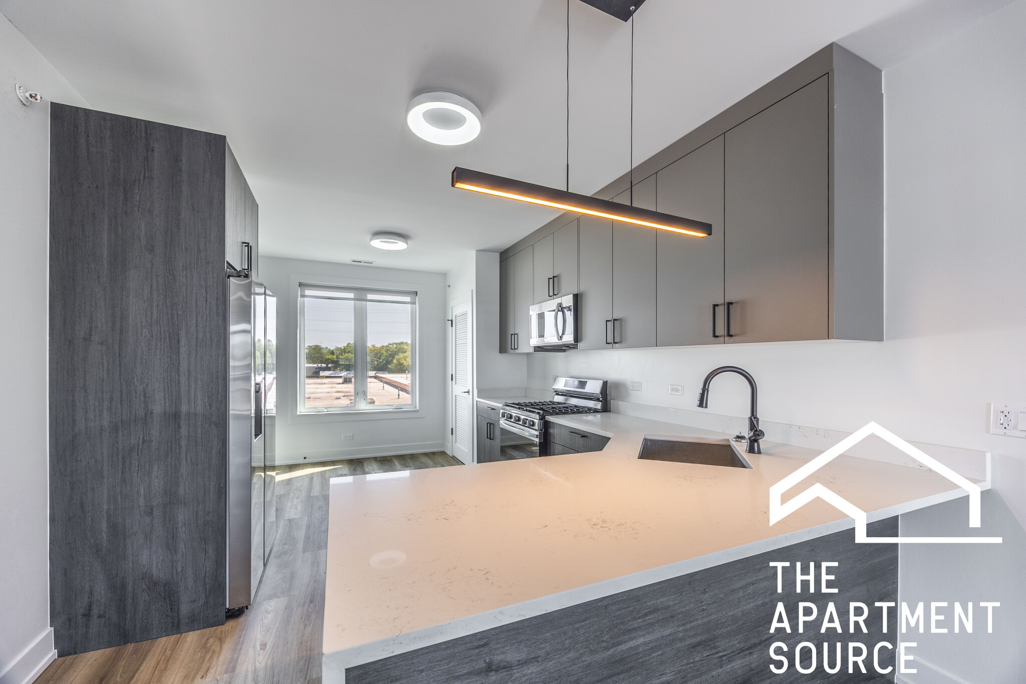 2030 Greenwood St. - 2,800USD / month