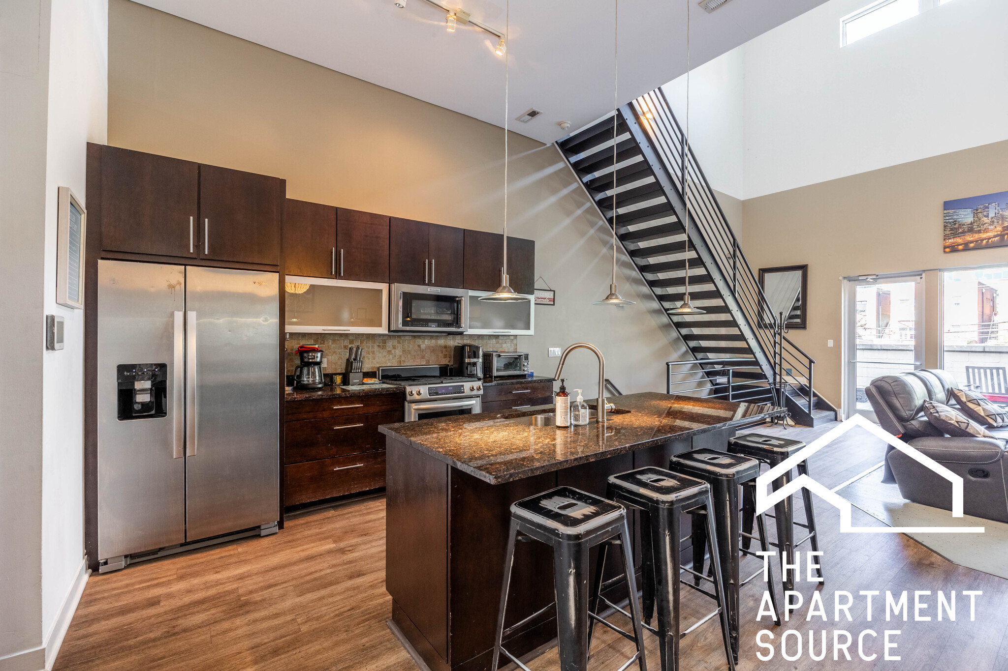 1002 West Lake St., Chicago, IL - 6,900 USD/ month