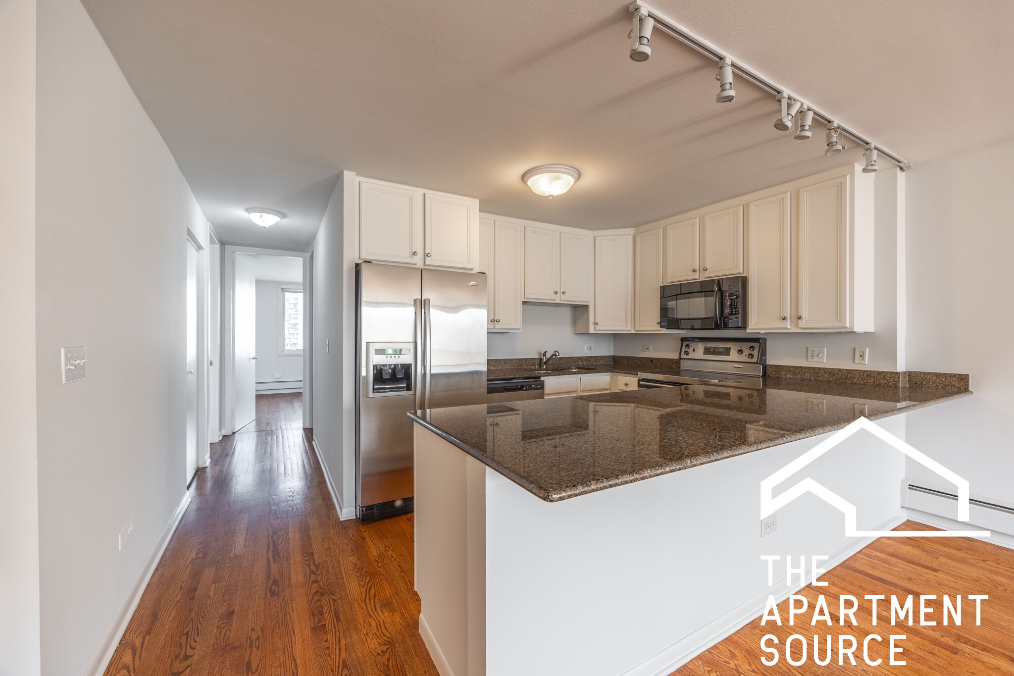 1344 North Dearborn St., Chicago, IL - 4,095 USD/ month