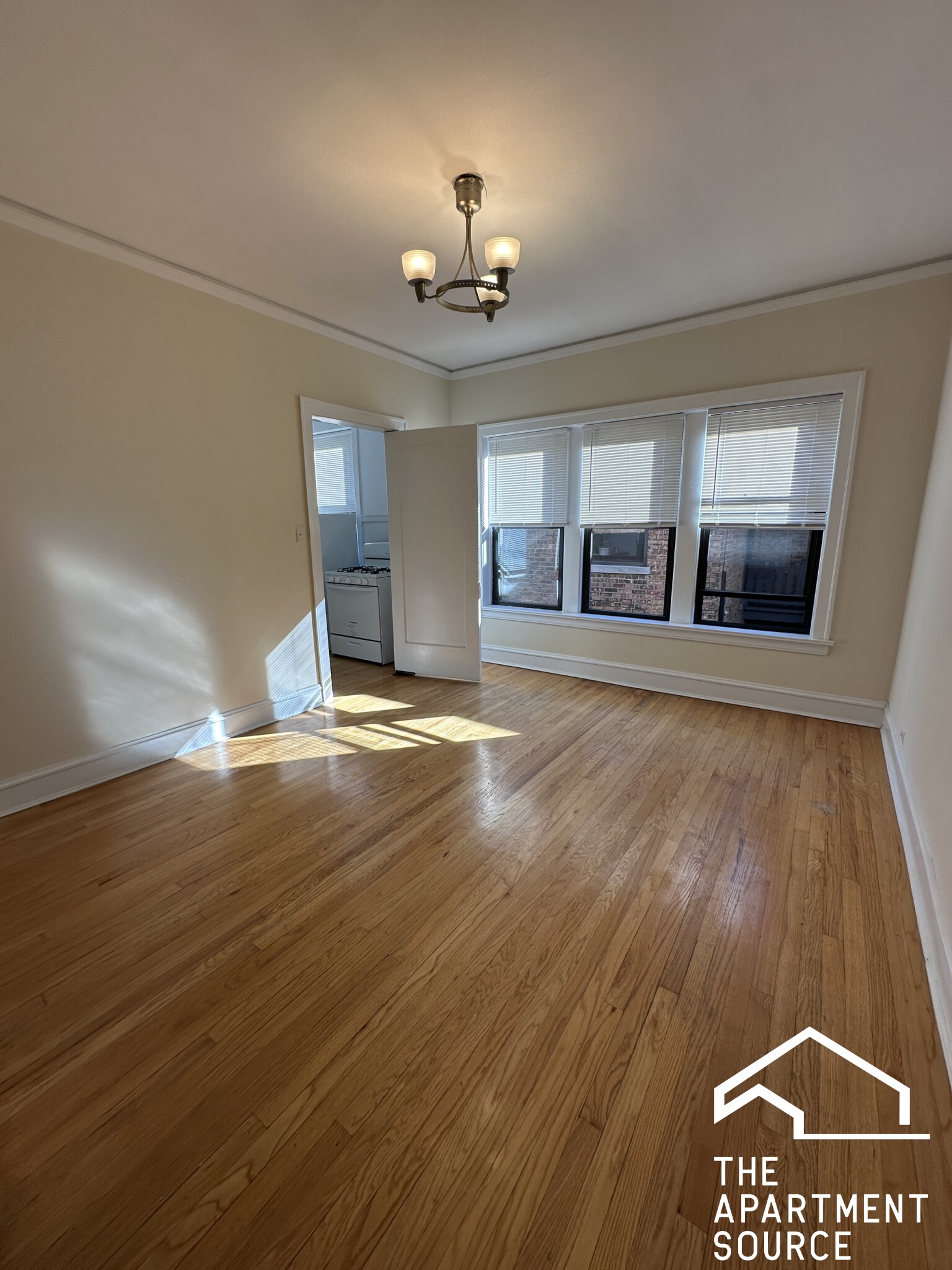 1307 Oak Ave. - 1,750USD / month