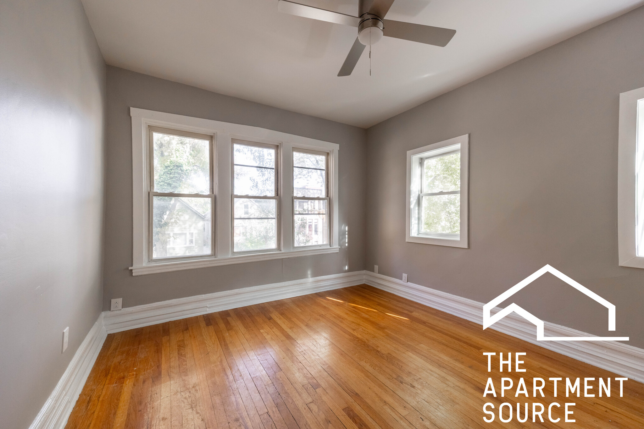 2655 W Homer, Chicago, IL - 2,100 USD/ month