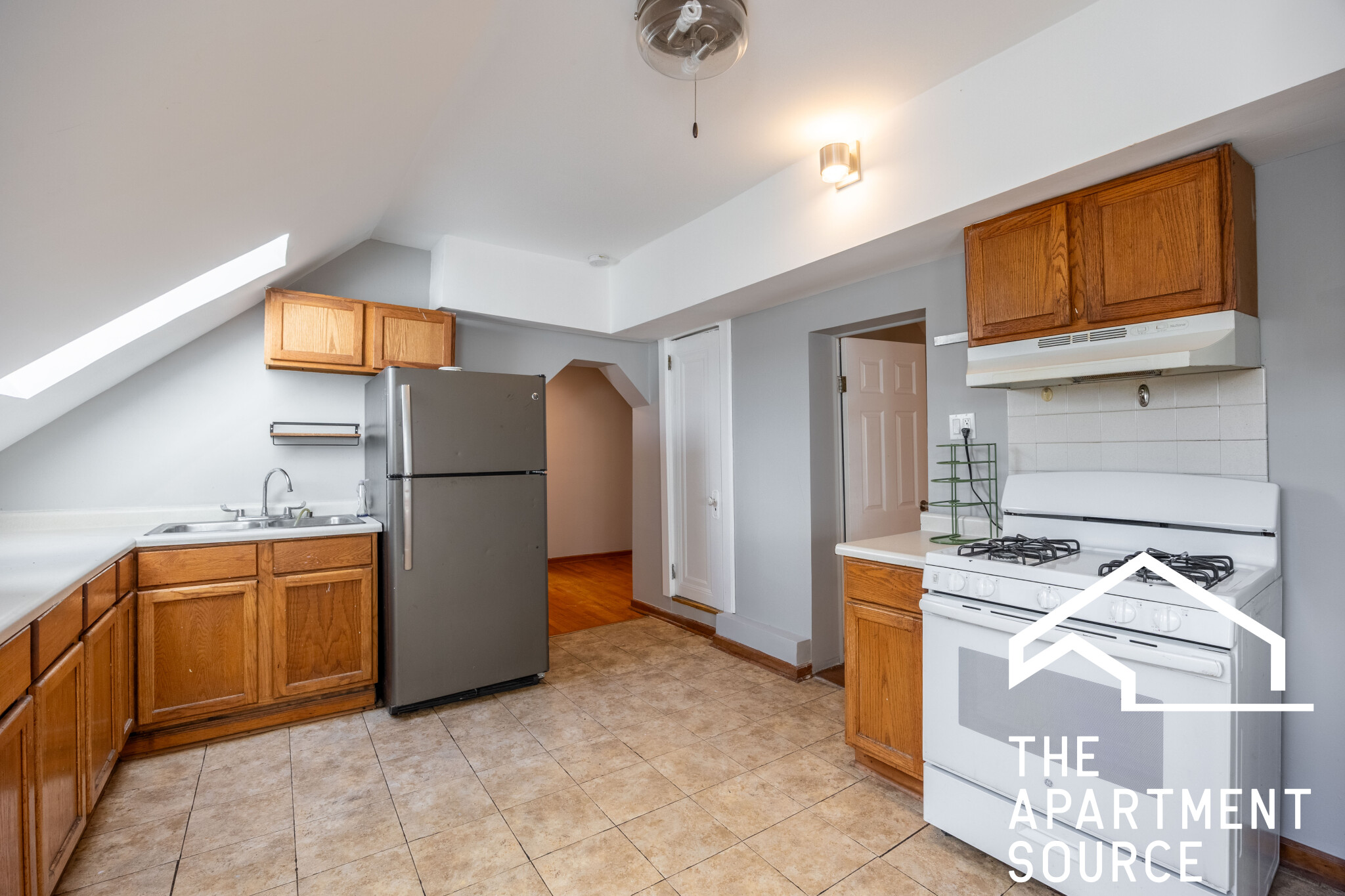 2655 W Homer, Chicago, IL - 2,000 USD/ month