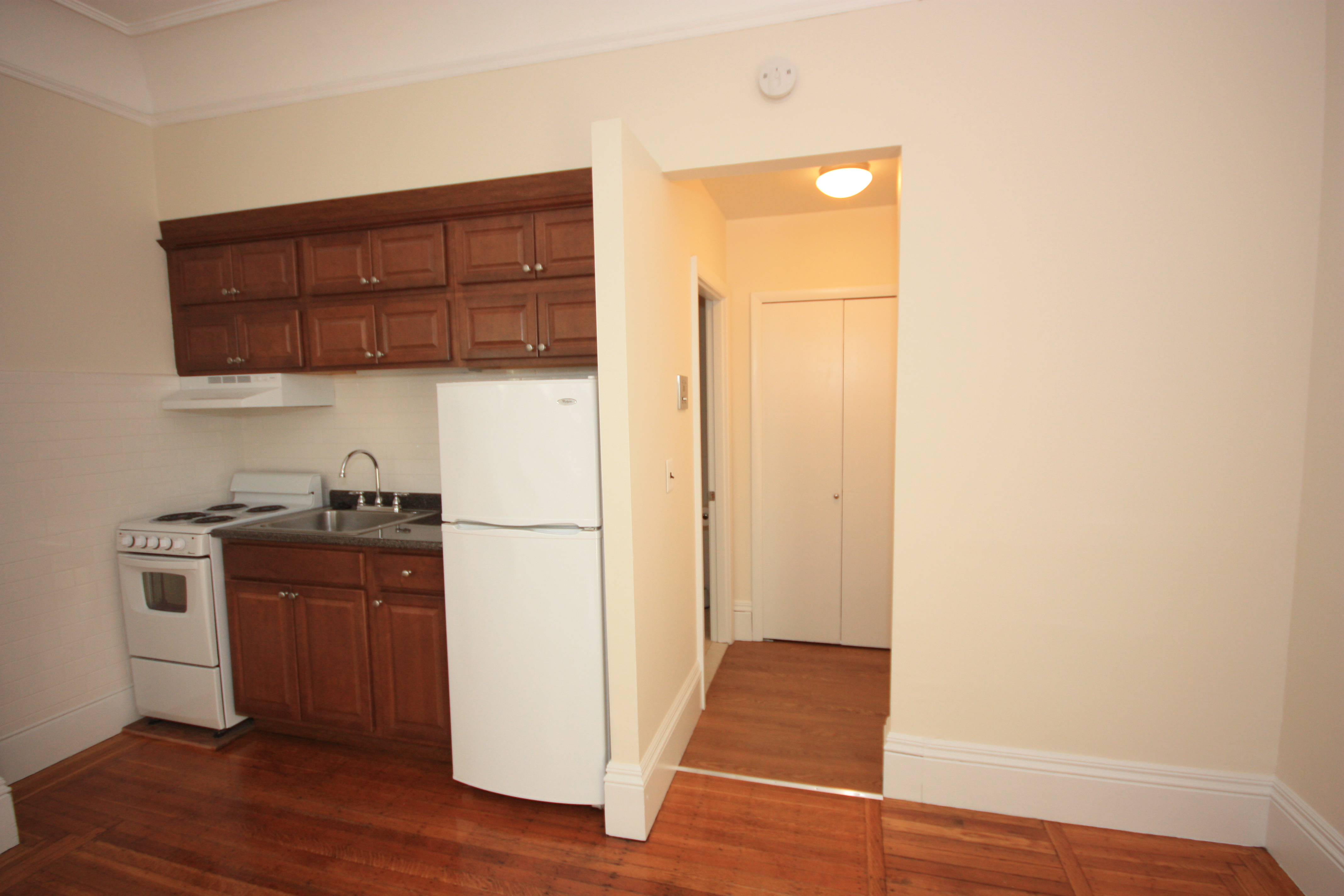 Studio bed, 1 bath apartment for rent at 90 Buswell St Unit 1F, Fenway — photo 2 of 4