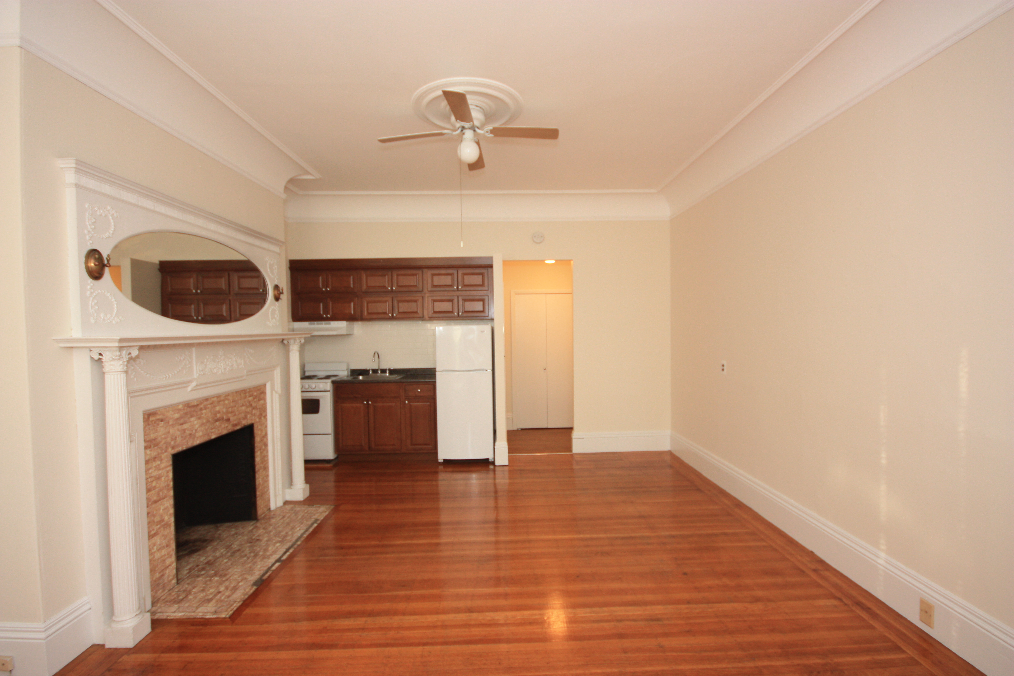 Studio bed, 1 bath apartment for rent at 90 Buswell St Unit 1F, Fenway — photo 3 of 4
