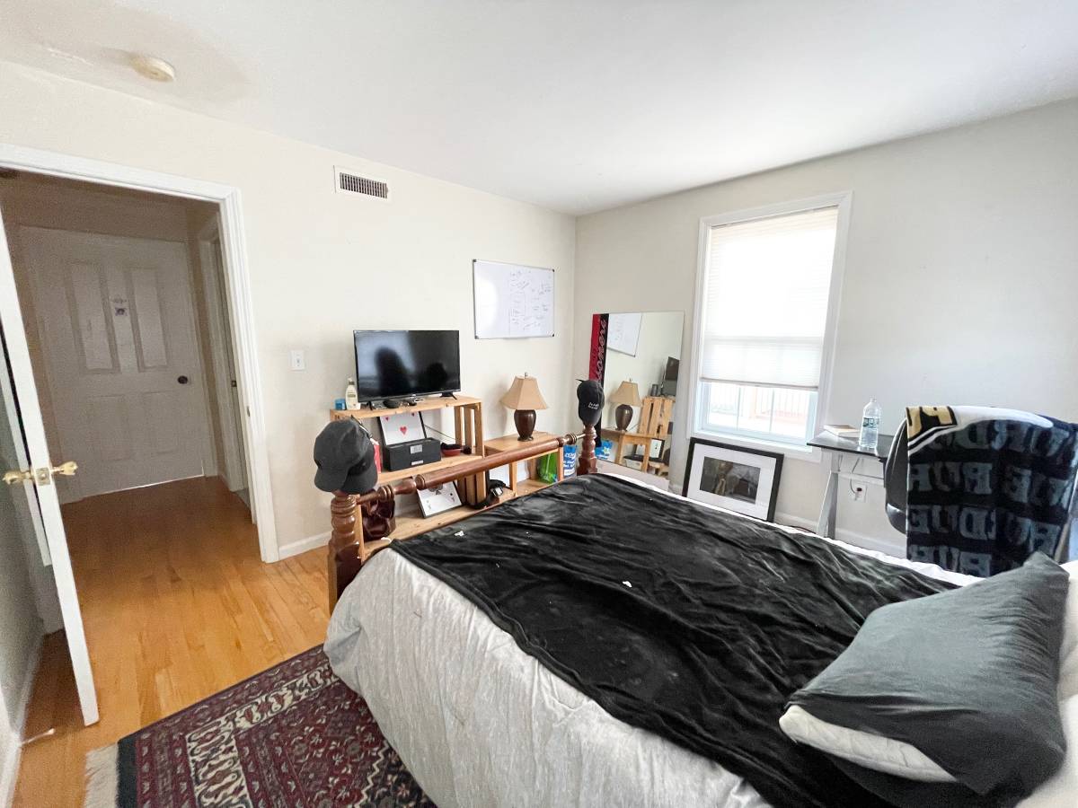 4 bed, 3 bath apartment for rent at 6 Harleston St Unit 6, Mission Hill — photo 9 of 15