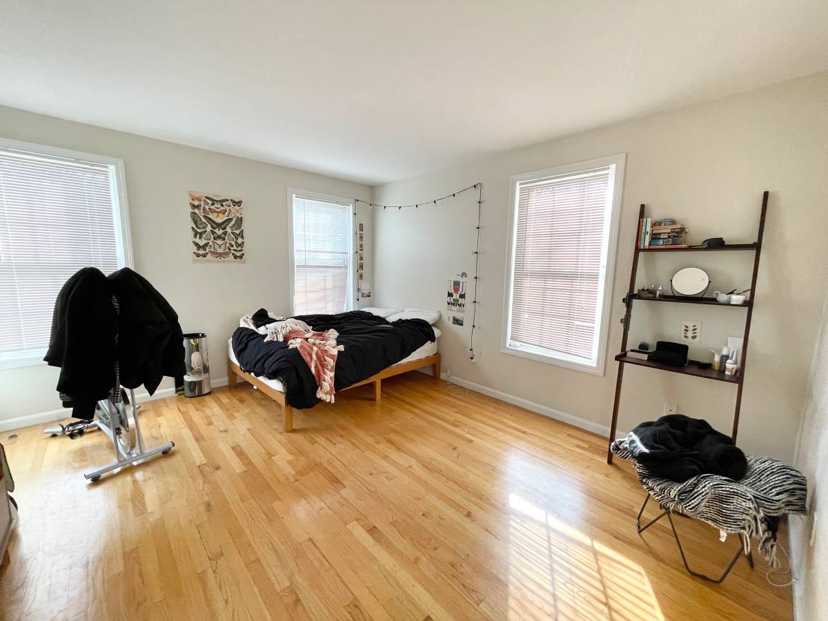 4 bed, 3 bath apartment for rent at 6 Harleston St Unit 6, Mission Hill — photo 5 of 15