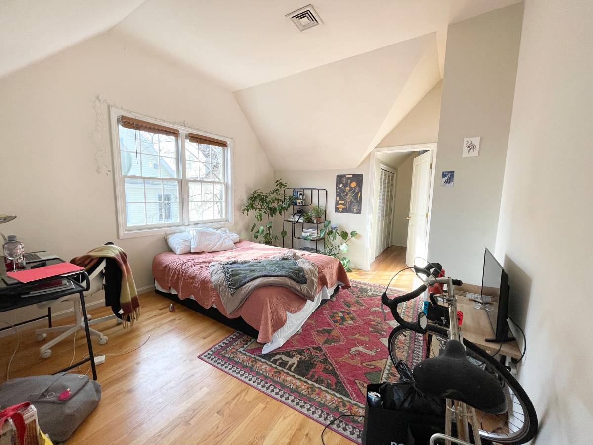 4 bed, 3 bath apartment for rent at 6 Harleston St Unit 6, Mission Hill — photo 4 of 15